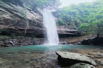 4-Hour Waterfall Trek in Kampot to Veal Pouch Butterfly Falls