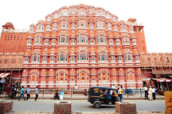 Full-Day Jaipur City Tour with Skip-the-Line Entry and Private Car