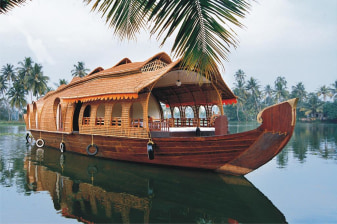 7-Day Kochi and Goa Sightseeing Tour with Houseboat and Sunset Cruise