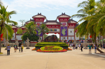 6-Hour Nanshan Buddhism Culture Zone Tour with Guanyin Statue