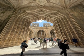 2-Hour Batalha Monastery Tour with Gothic Architecture and History