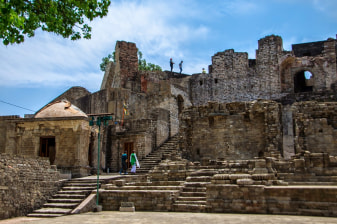 7-Hour Kangra Fort and Masroor Rock Cut Temple Tour from Dharamshala