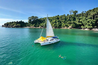 5-Hour Catamaran Snorkelling Cruise in Kota Kinabalu with Sunset Option