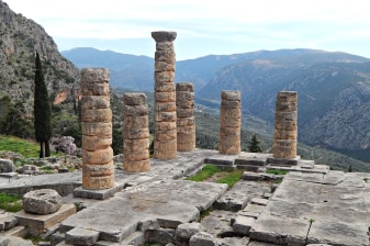 13-Day Greece Mainland and Peloponnese Tour with UNESCO Sites