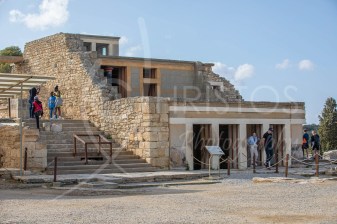 2-Hour Knossos Palace Tour with Minoan Myths and Frescoes