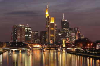 6-Hour Customizable Walking Tour of Frankfurt with Layover Flexibility