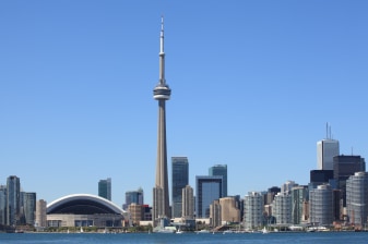 2-Hour Toronto City Highlights Tour with Graffiti Alley