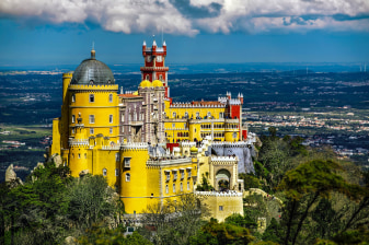 8-Hour Sintra and Cascais Tour with Pena Palace and Cabo da Roca