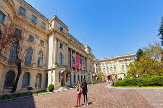 4-Hour Bucharest Walking Tour through Old Town and Victory Avenue
