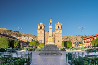 2-Hour Puno Walking Tour with Huajasapata Hill and Cathedral