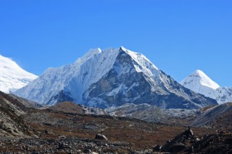 14-Day Island Peak Climbing Trek in Nepal with Khumbu Villages