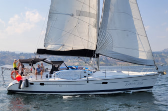 4-Hour Okanagan Lake Sailing Adventure from Naramata with Paddleboards