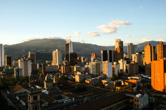 4-Day Medellín and Guatapé Tour with Social Transformation and Culture