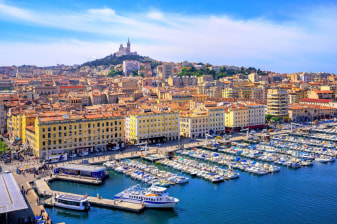 7-Hour Provence Tour with Wine Tasting and Pétanque in a Hilltop Village