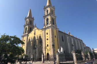 2-Hour Private Walking Tour of Mazatlán with Historic Center Landmarks