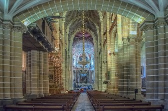 3-Hour Walking Tour of Évora Monuments and Roman Heritage