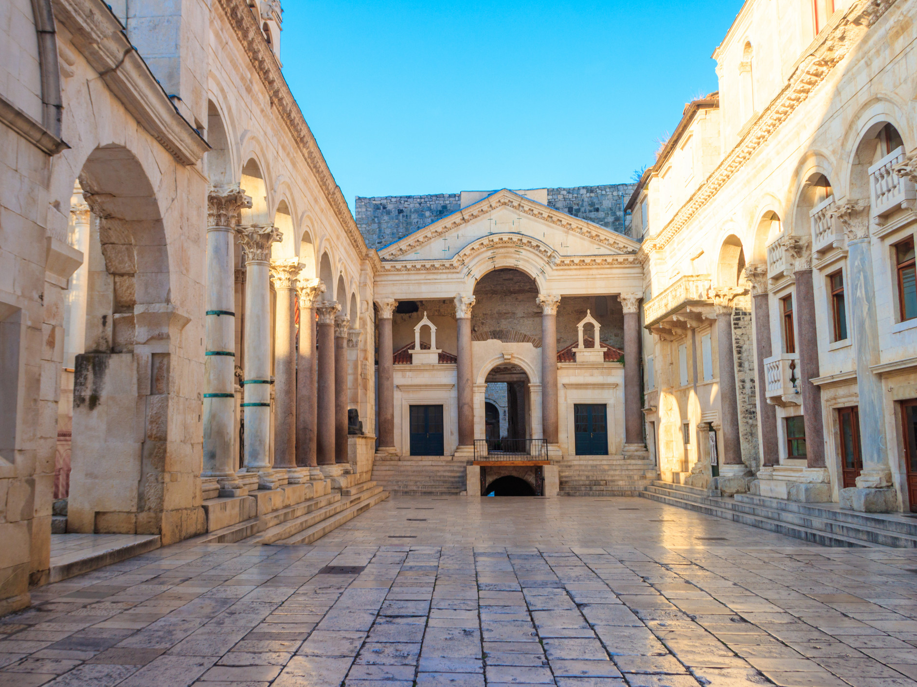 Split Sign | Split Private Tours | Travel Curious