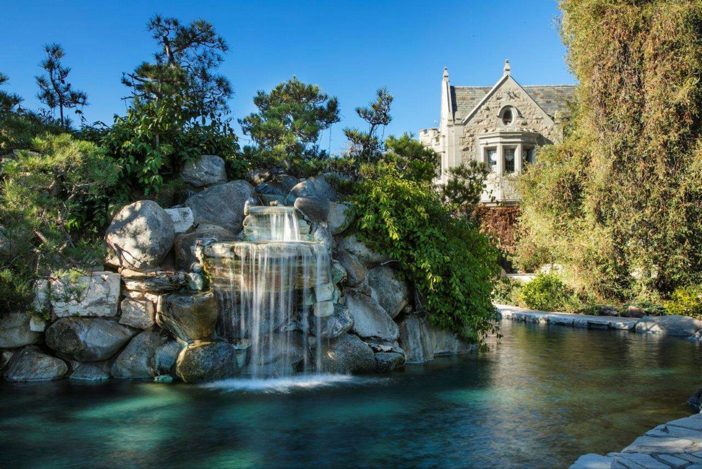 the-playboy-mansion-los-angeles