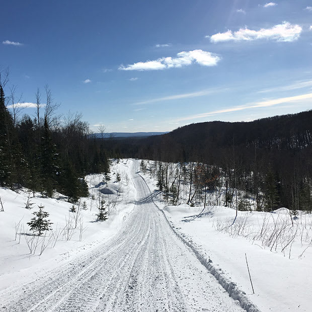 Fédération des clubs de motoneigistes du Québec - Tourisme Outaouais