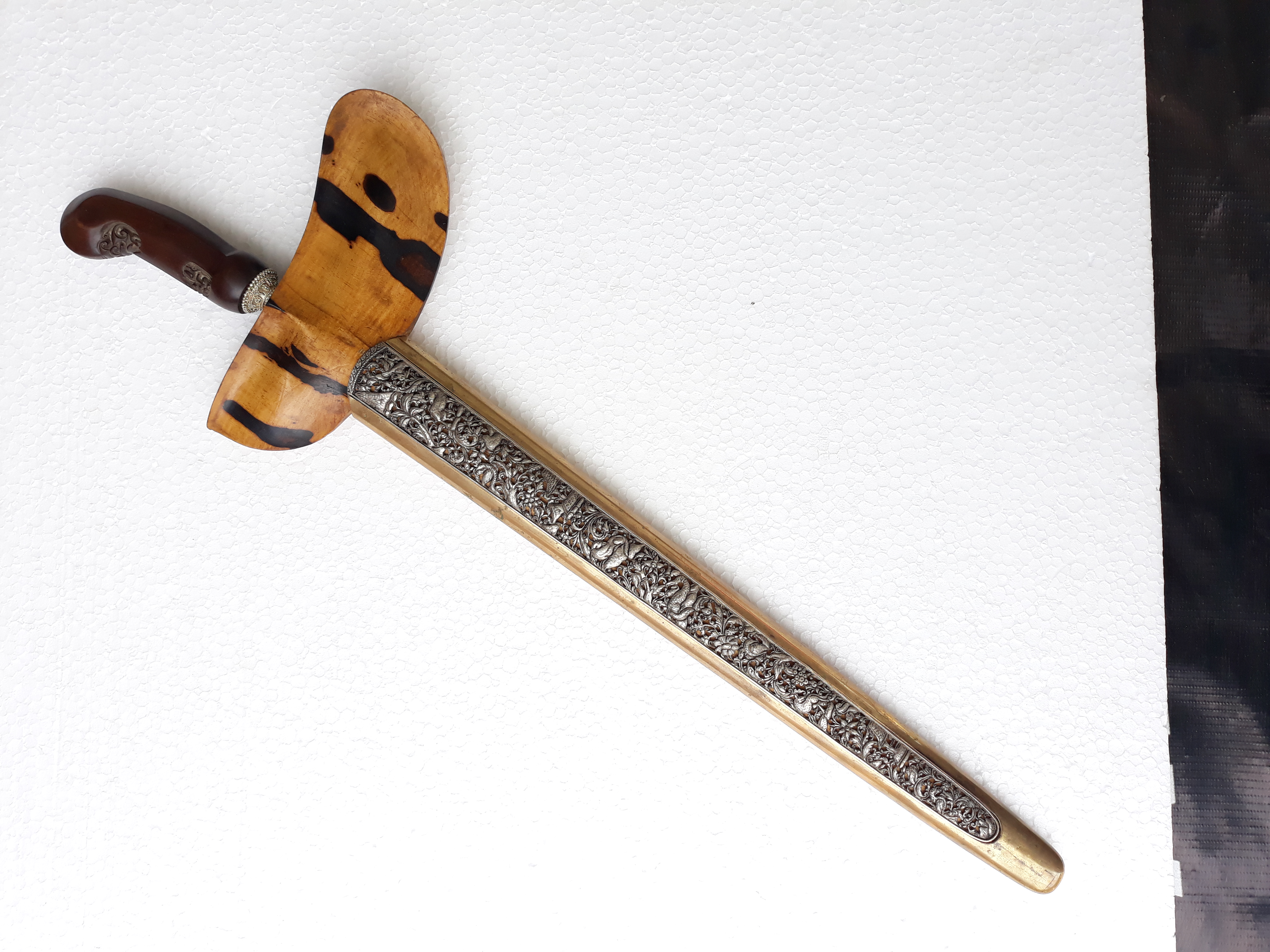 bentuk asli keris naga runting