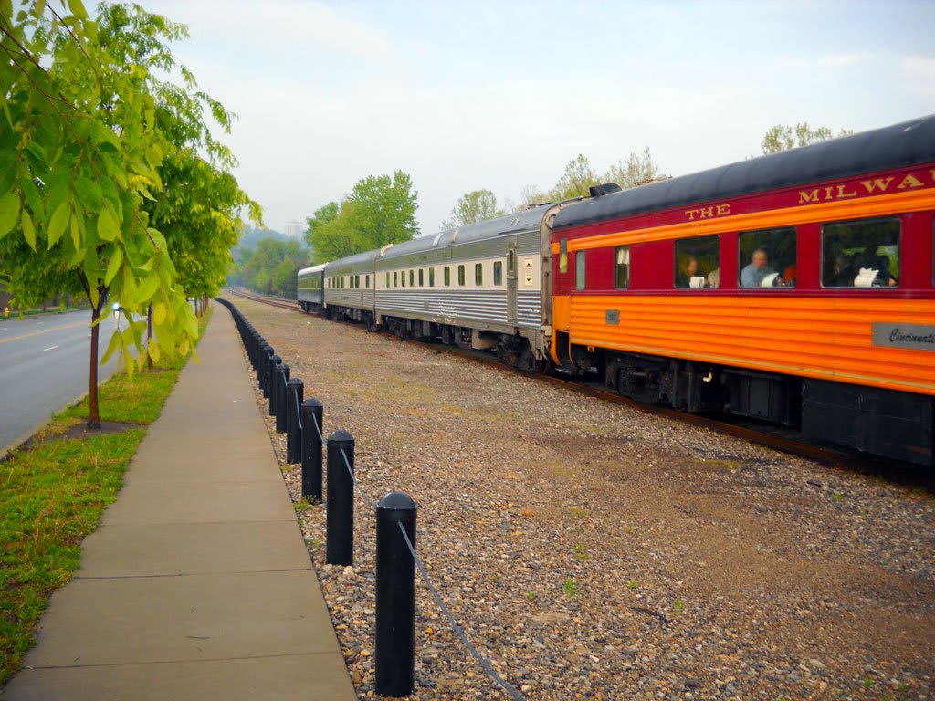 cincinnati-dinner-train-about.jpg