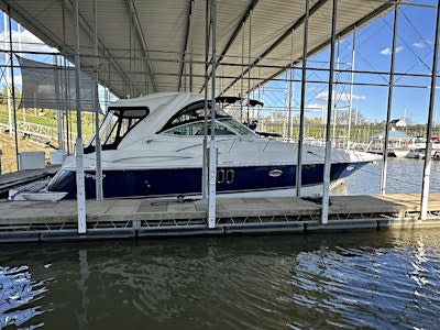 Cincinnati Luxury Yacht Picnic on the River