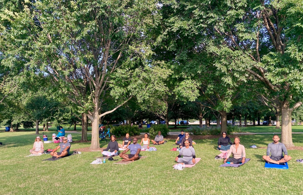 Yoga @ the Lakefront ☀️