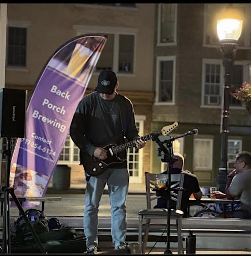Free Live Music with Matt Leubbers at The Vineyard at Hershey