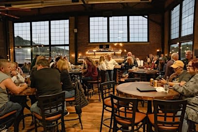 Music On The Mezz with Dennis David Acoustics
