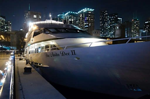 R&B Vs Hip Hop Black Attire Yacht Party (3 Levels) Chicago