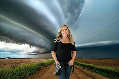 Storm Spotting and Chasing: From Forecast to Photograph with Melanie Metz