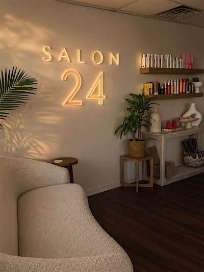 Salon 24 Love Island Watch Party