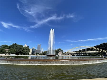Downtown Pittsburgh bucket list walking tour