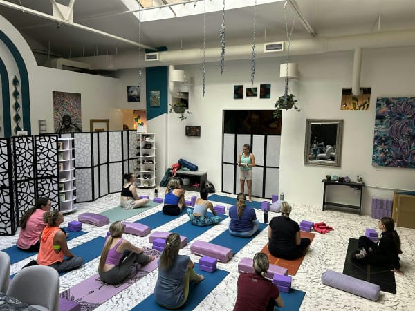 Recovery Yin Yoga (Arrival time 6:20pm)