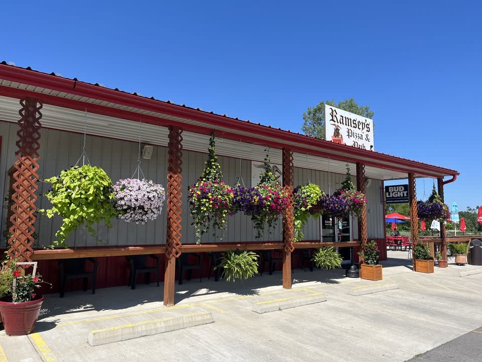 Ramsey's Drive-Thru, Pizza and Pub