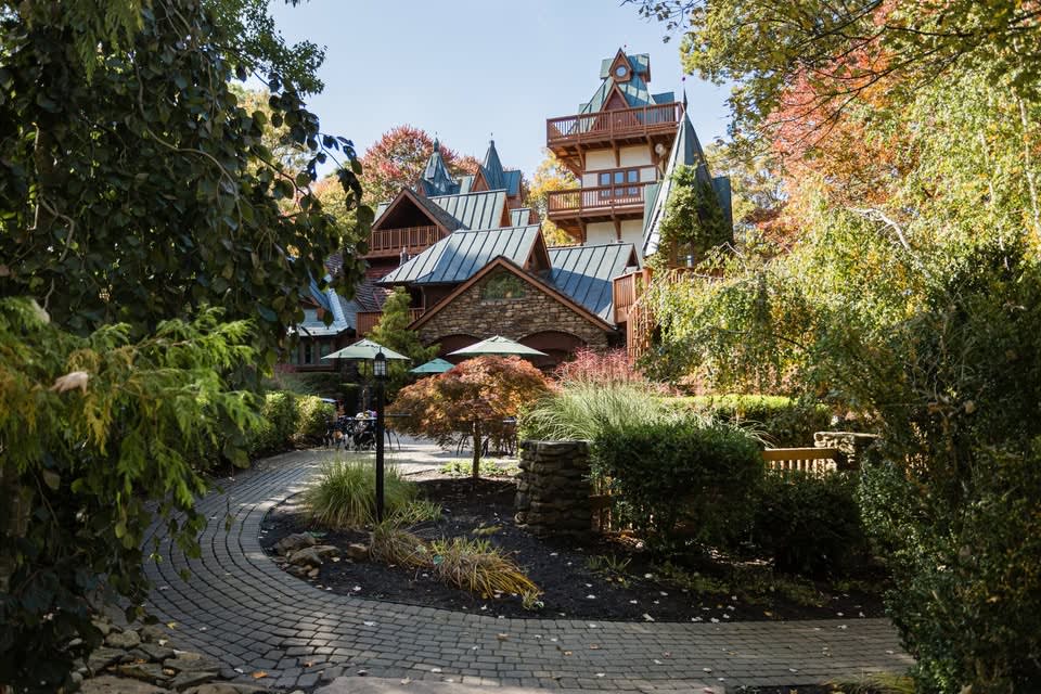 Landoll's Mohican Castle