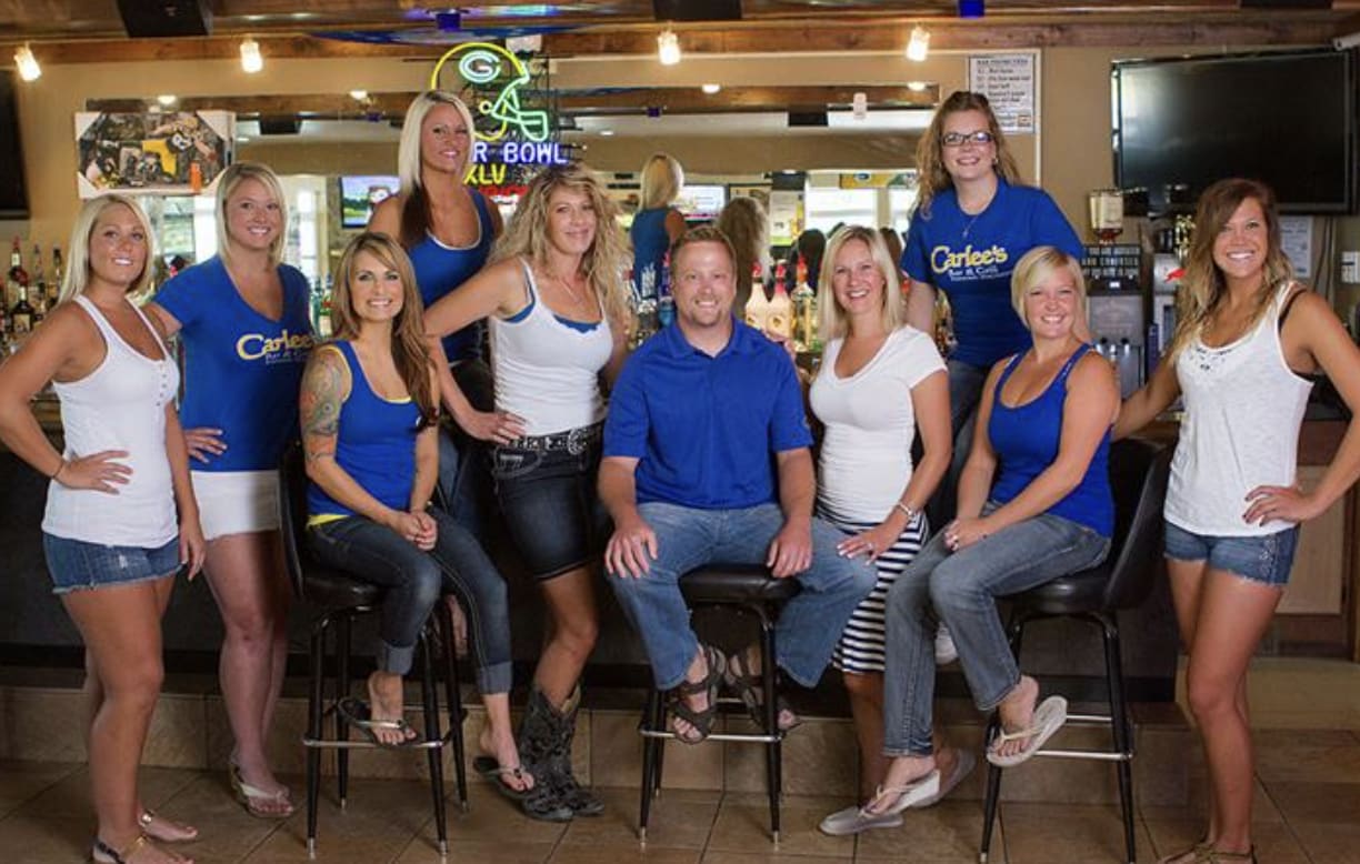 Carlee's Bar & Grill