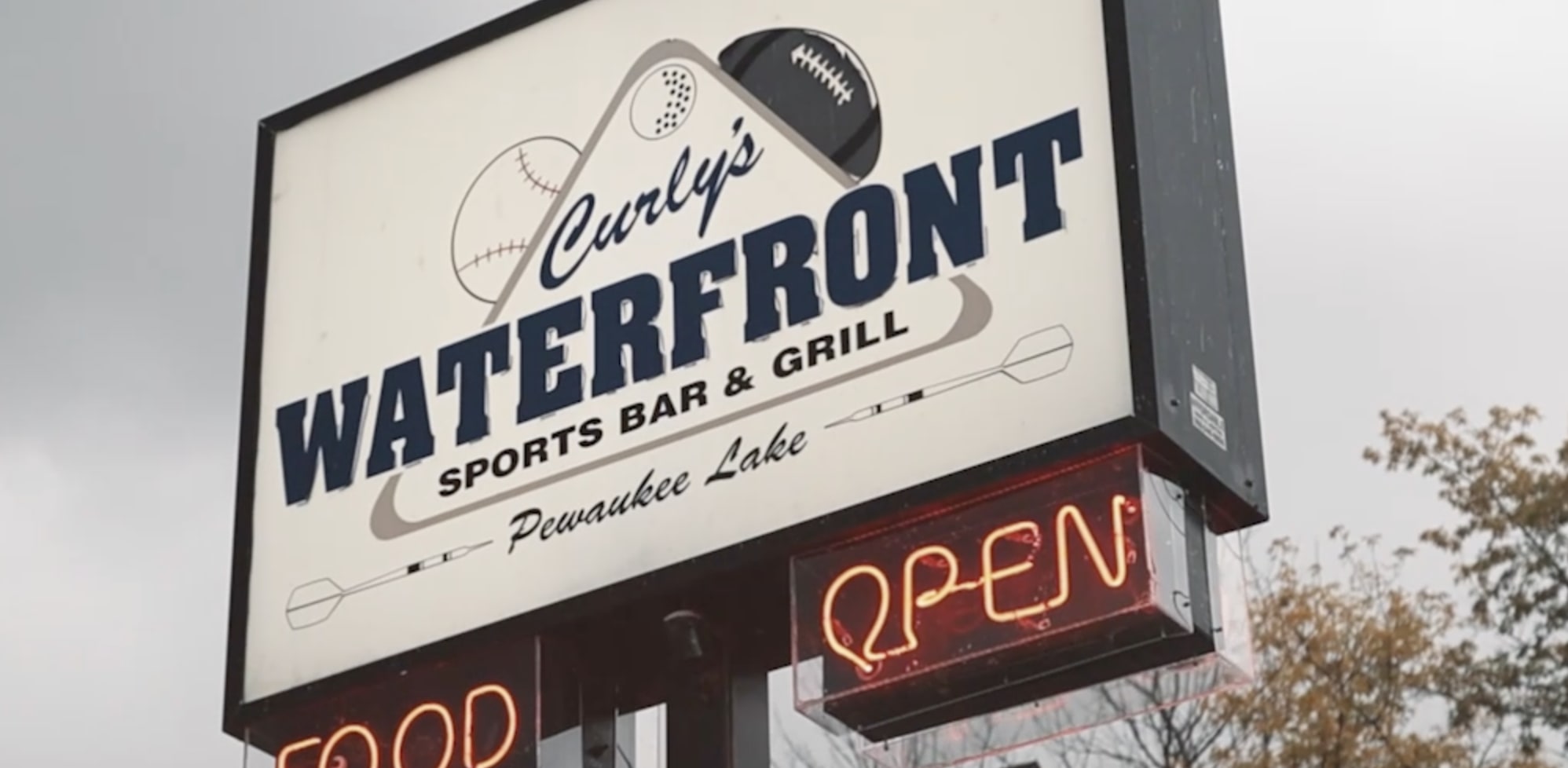 Curly's Waterfront Sports Bar & Grill