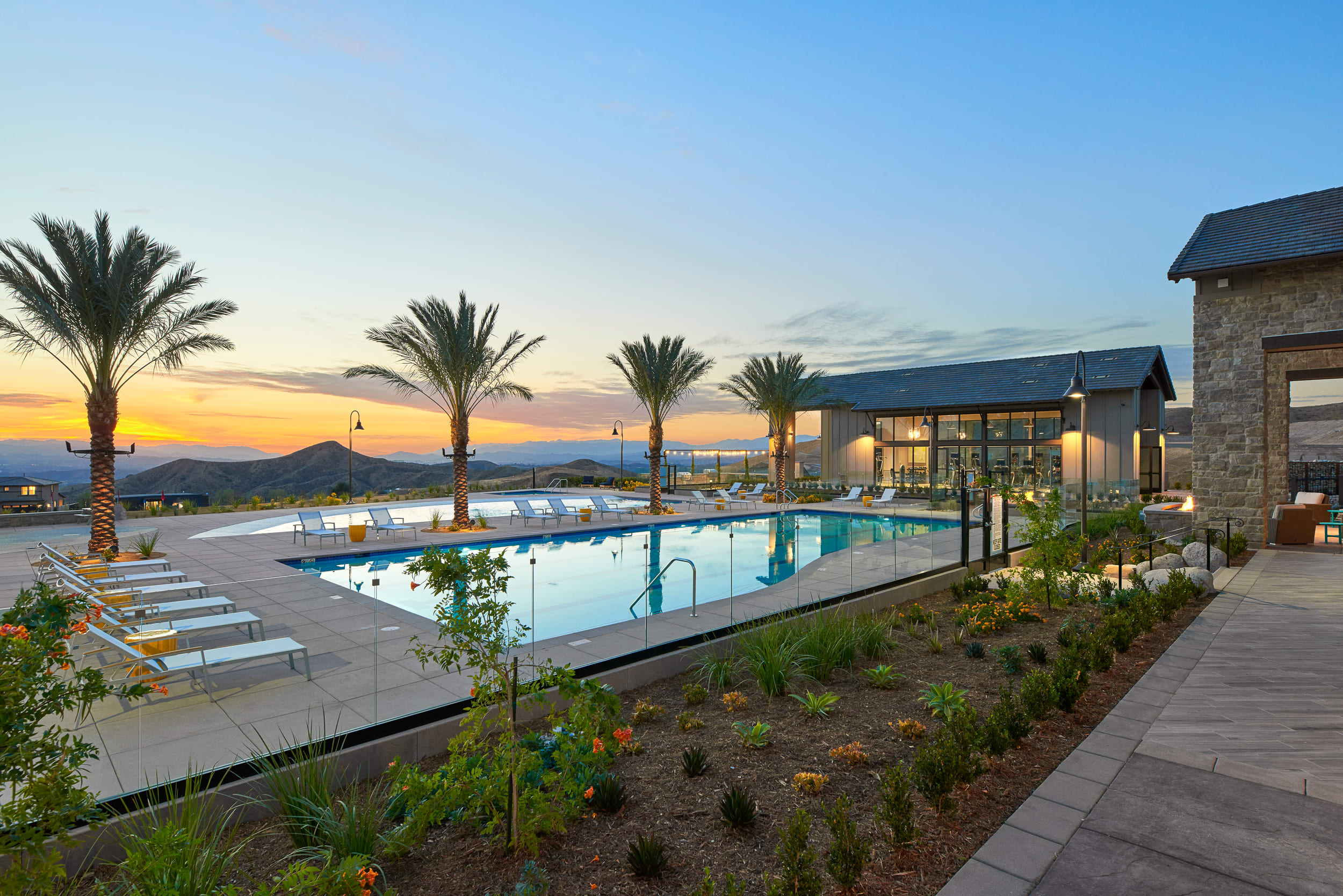 Trails, parks, pools and golden sunsets, every day at Skyline offers fresh ways to move, unwind, and enjoy the outdoors.