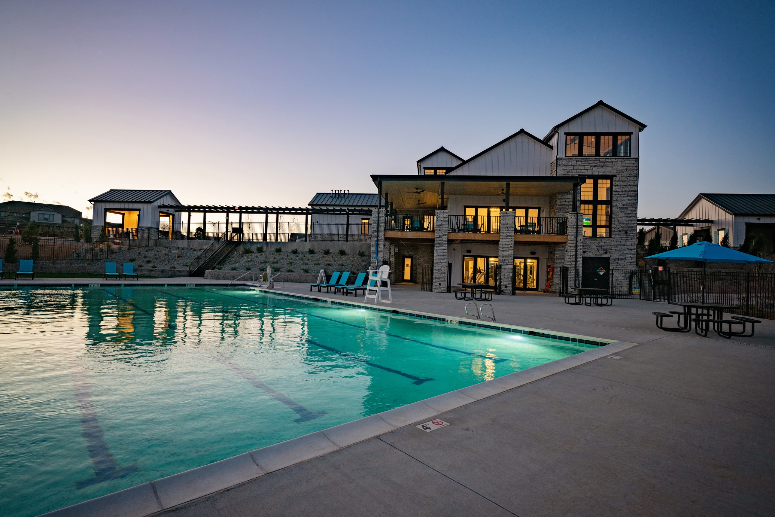 Find your rhythm at the Overlook, where friendships form, goals grow, and everyday life becomes something truly meaningful.