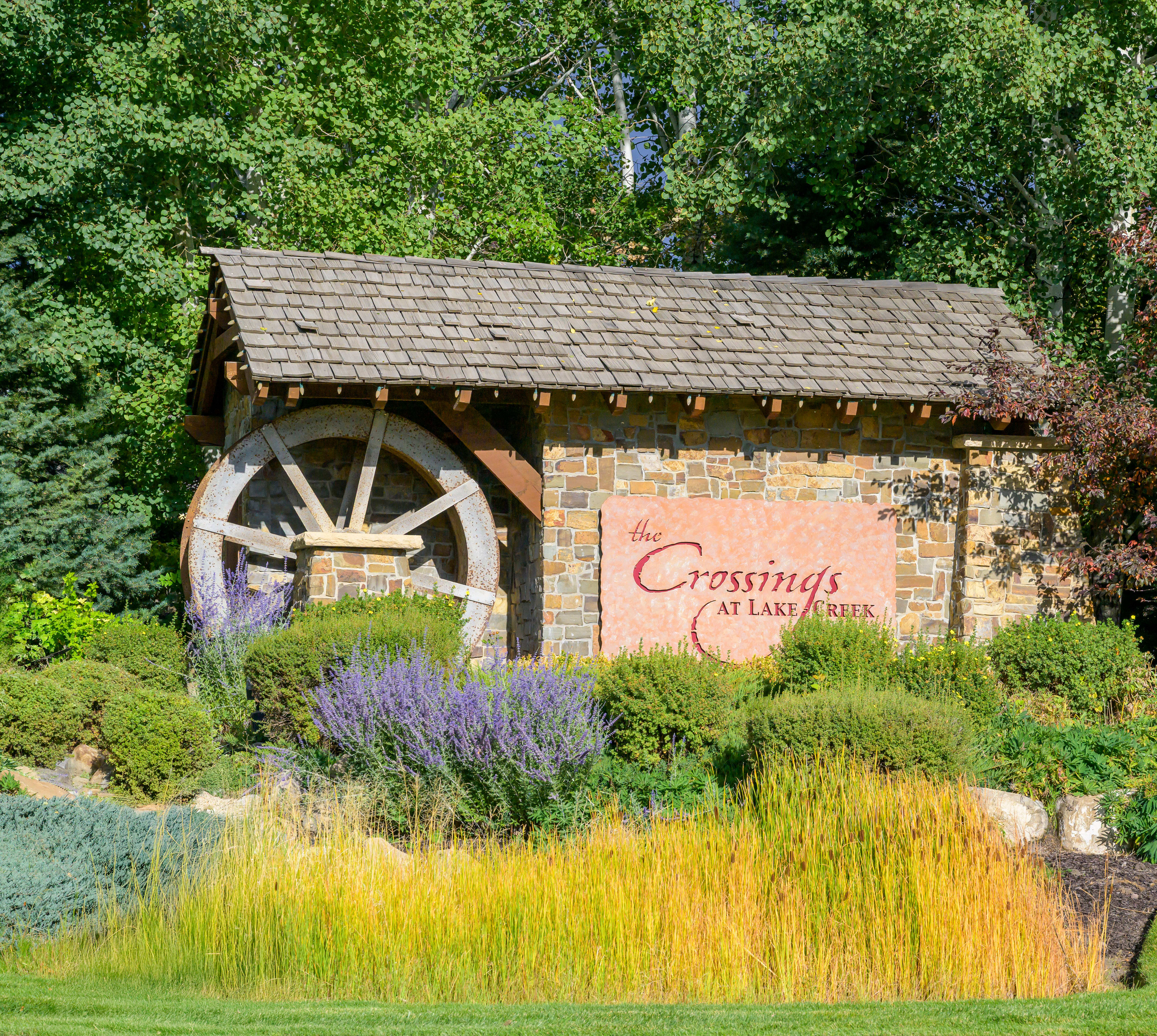 Featuring an array of top-notch amenities, The Crossings at Lake Creek is designed for those seeking both relaxation and recreation.
