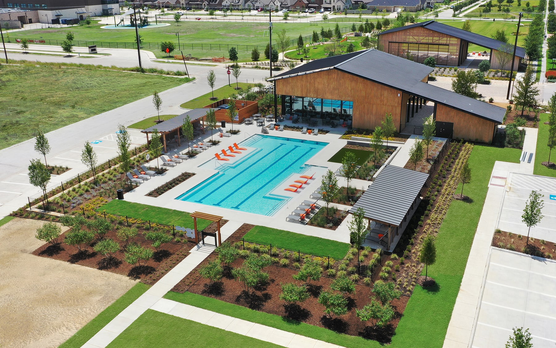 The opportunities to focus on wellbeing are abundant in the Retreat at Harvest. Get moving at the Fit Barn, which features a fitness room, outdoor fitness lawn, a lap pool, volleyball court, and basketball court!