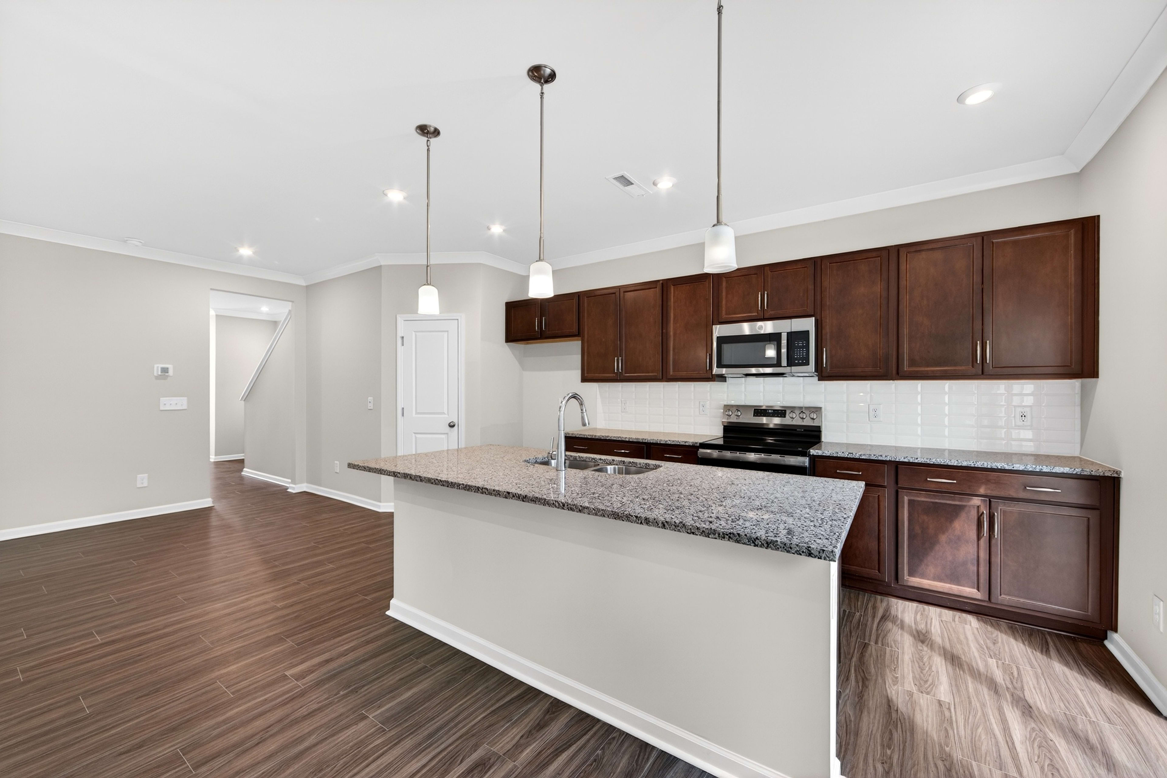 6021 Longar Lane