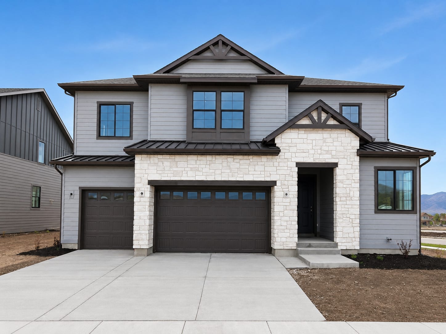 934 S Romney Road