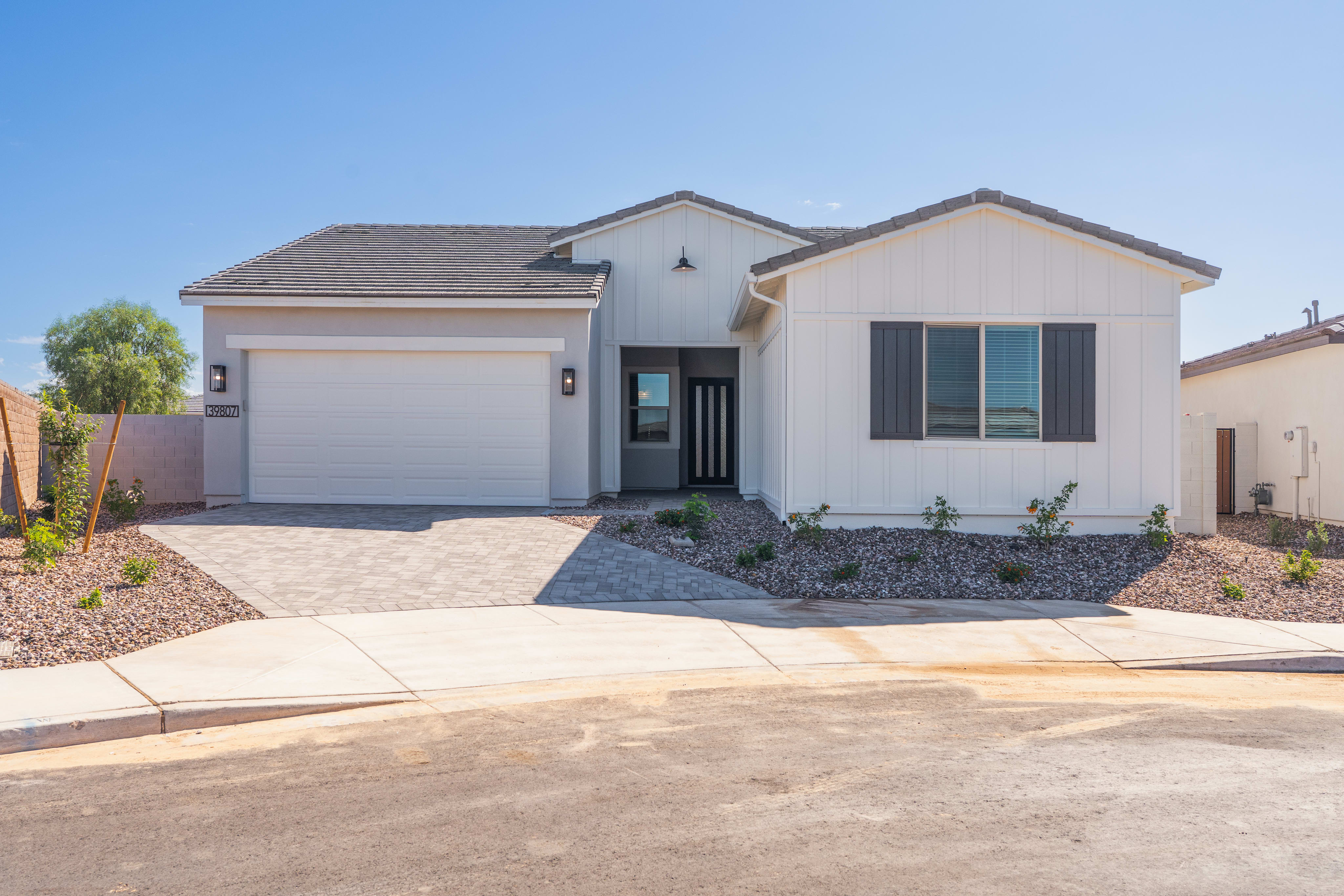 39807 N Pinnate Ln