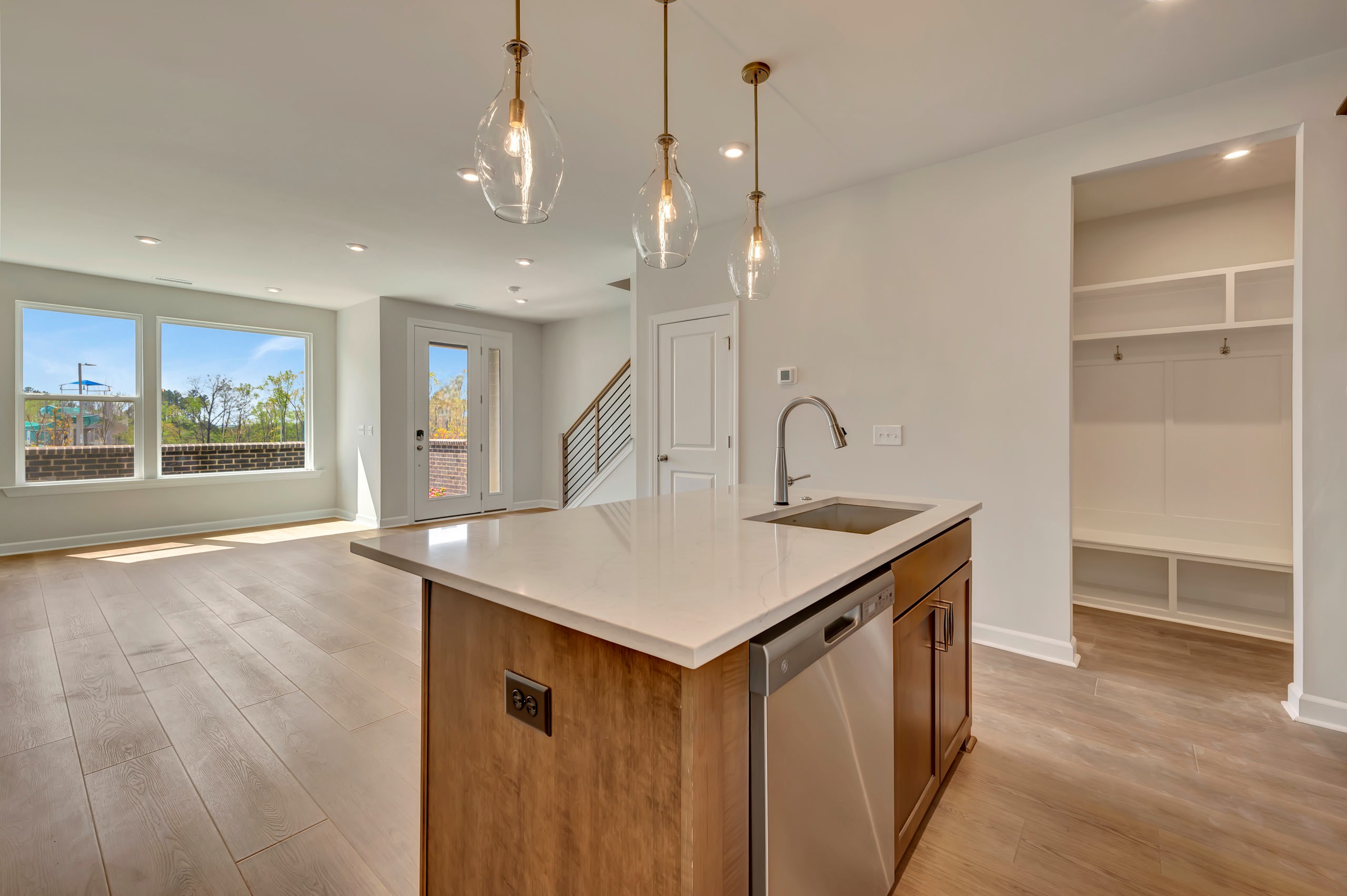 143 Parkland Dr