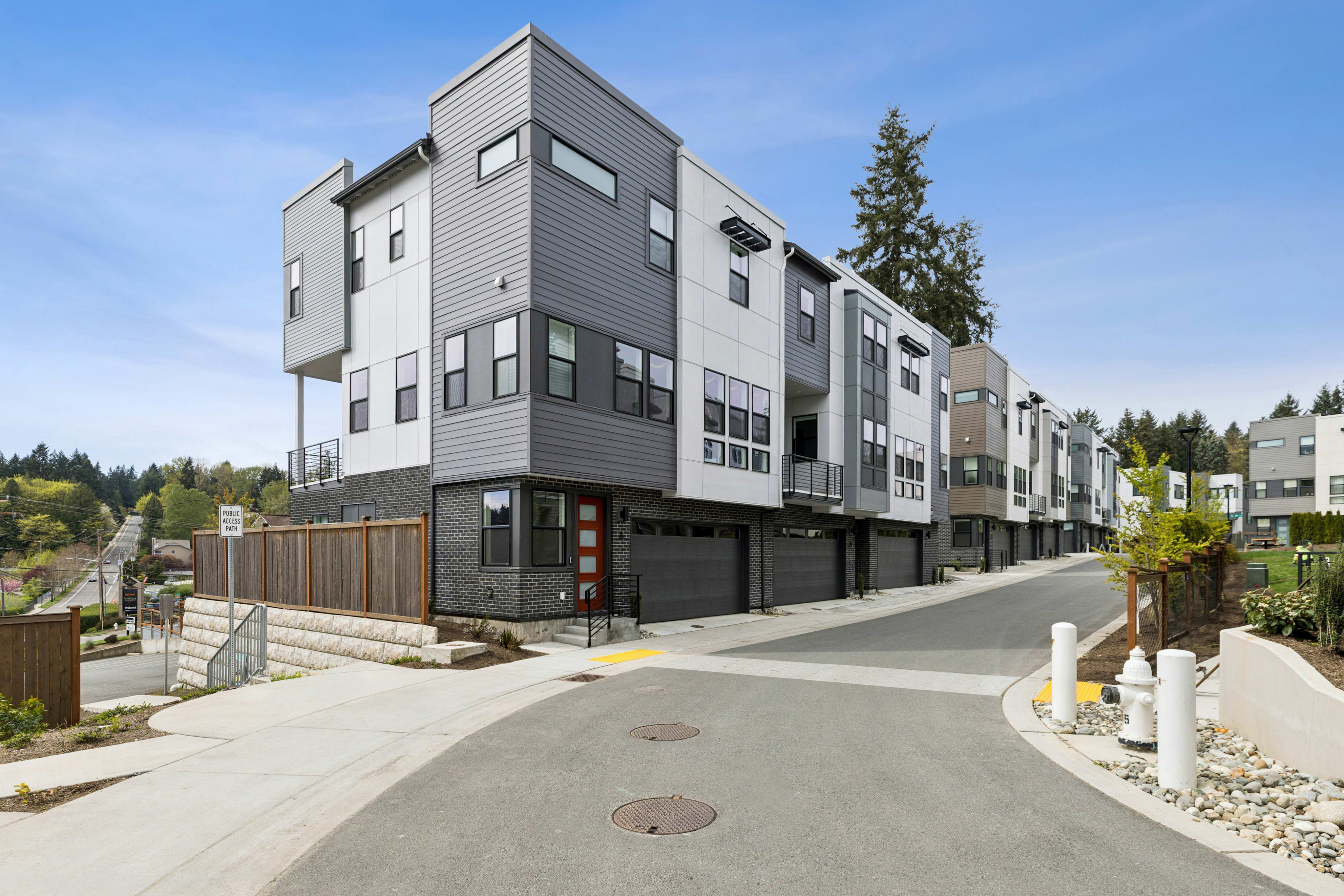 18809 99TH PL NE, UNIT B