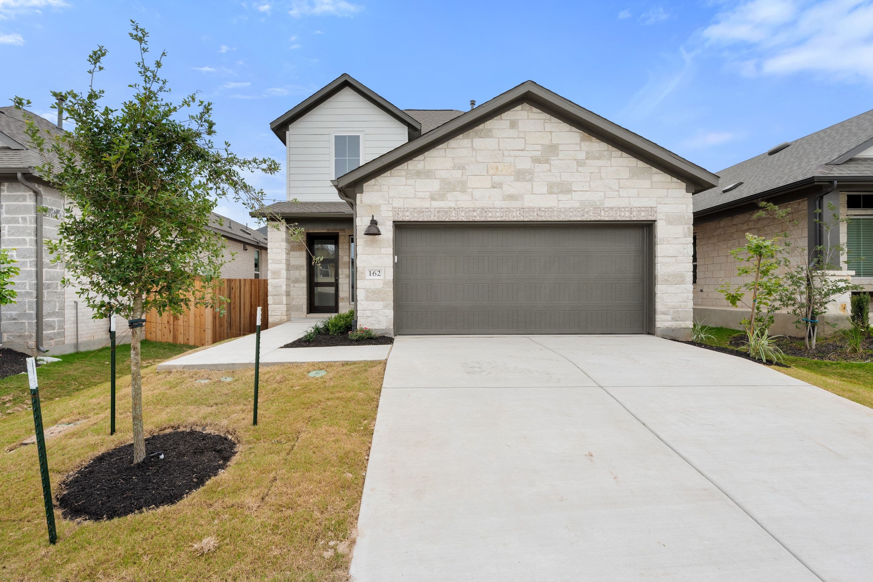 162 Grayson Elm Pass - Veranda