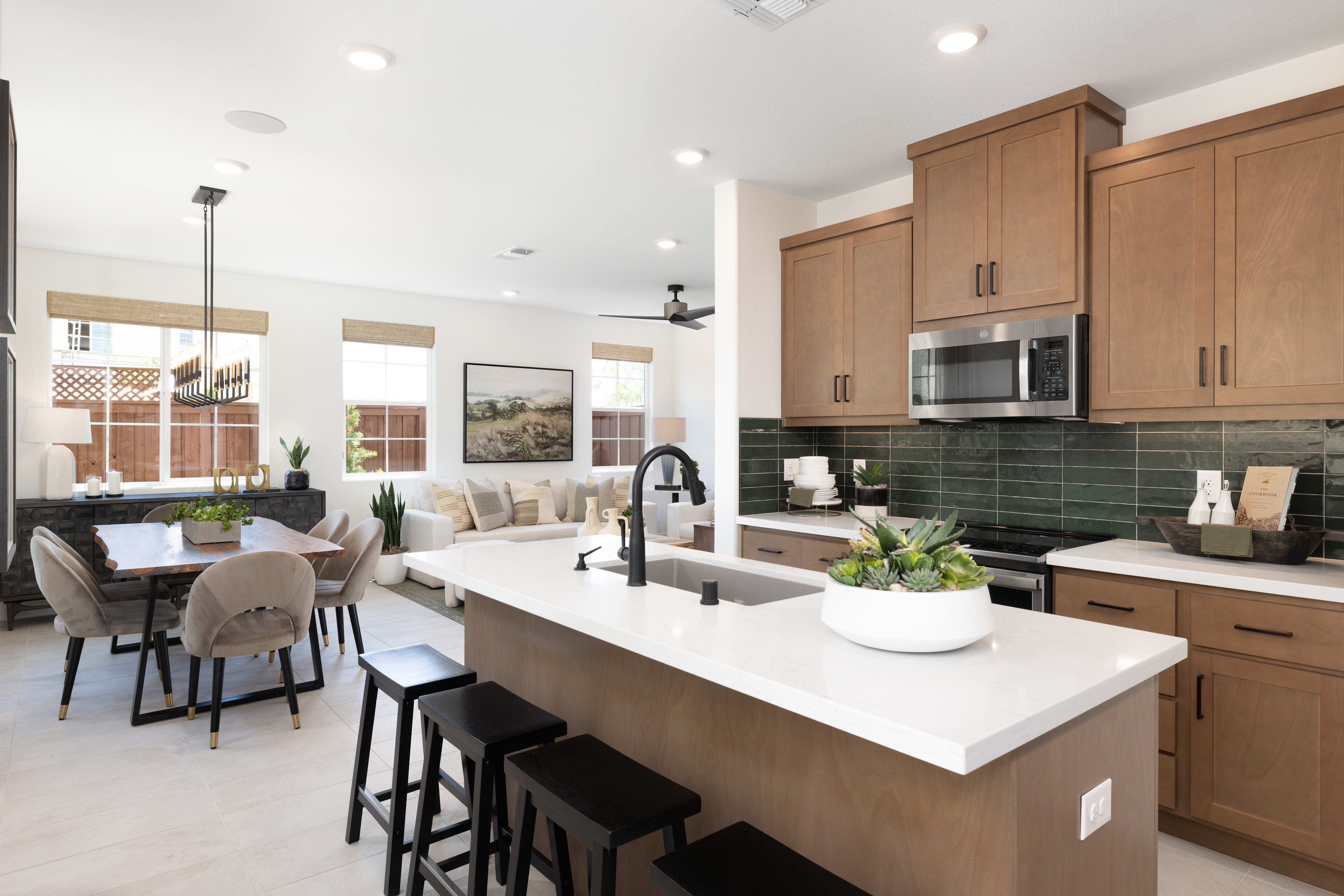 14545 Southpointe Drive #32 home image 3