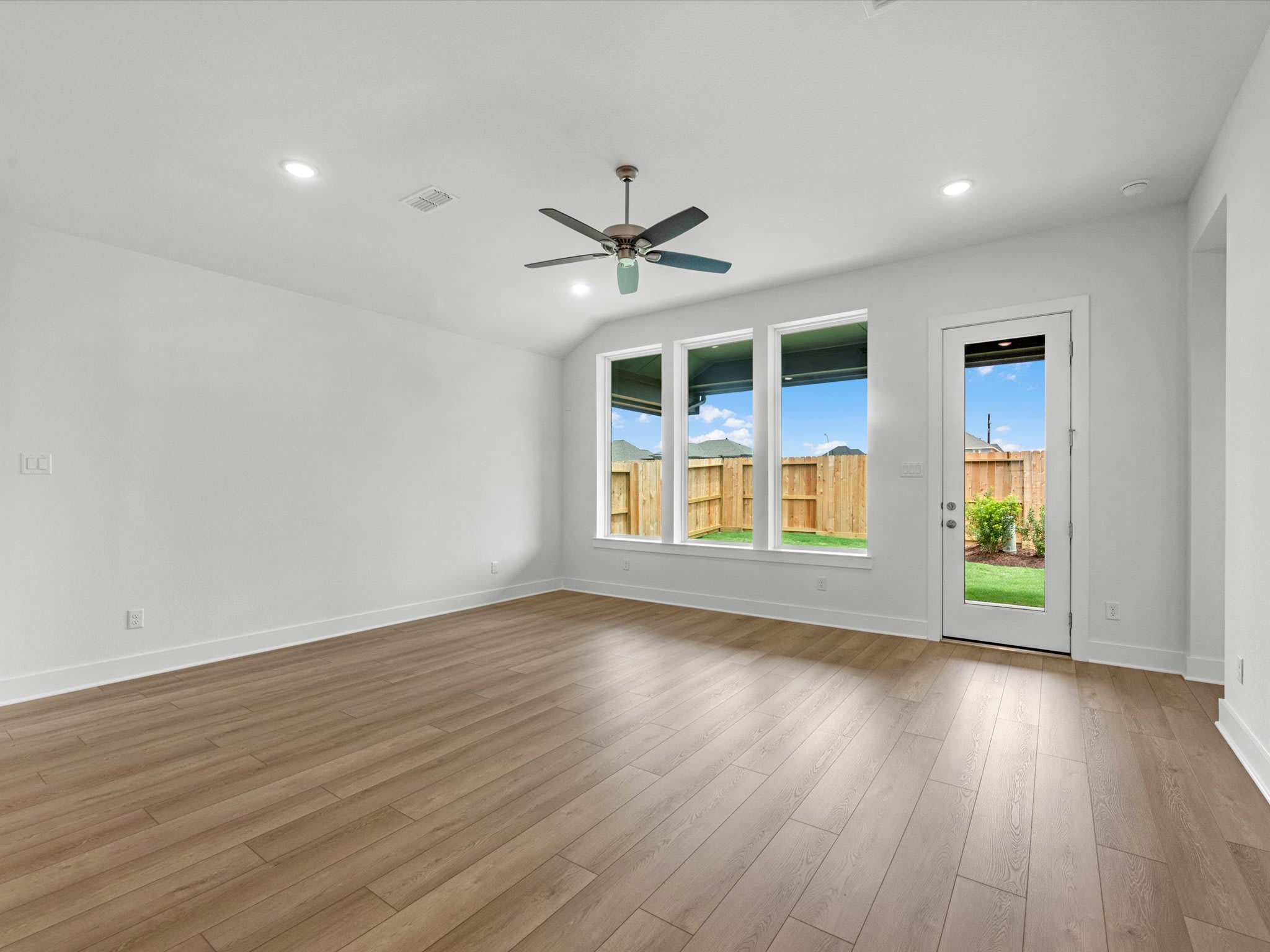Home image 4